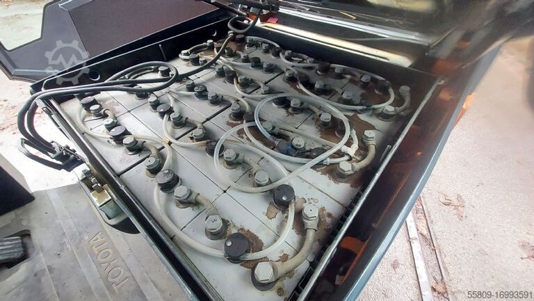 Electric 4-wheel forklift Toyota 8FBM16T