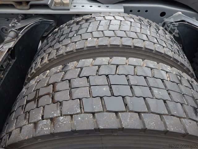 Standard tractor unit DAF XG+ 530 Skylight/Intarder/Hydr./PTO/Alcoa/257tkm