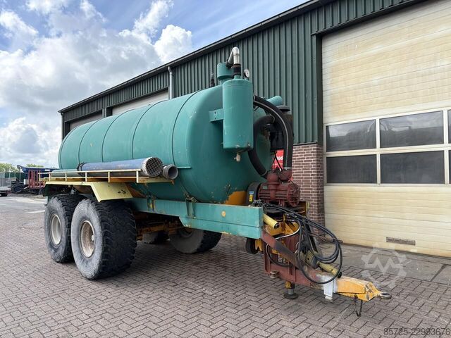 Water tank trailer  