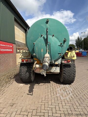 Water tank trailer  