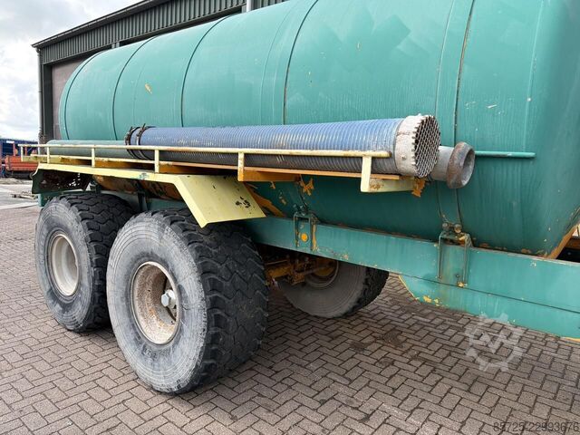 Water tank trailer  