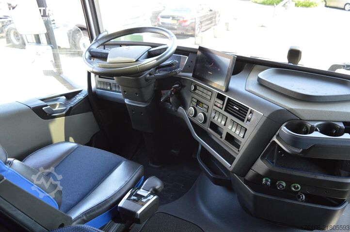 Standard tractor unit VOLVO FH 460 Globetrotter XL i-Save