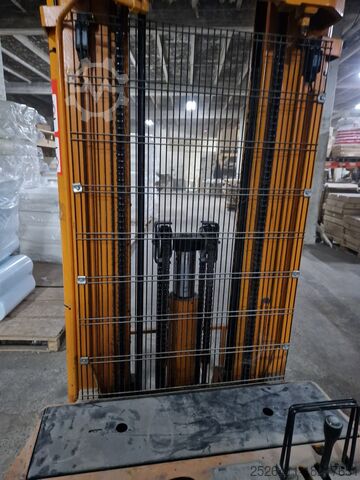 Low loader pallet truck OMG SRL 