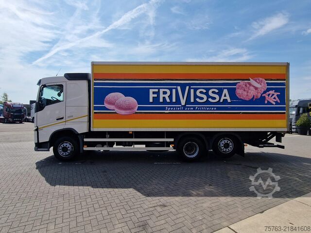 Suitcase Volvo FH 13.420 6x2 - Box - Loadlift - Manual gearbox...