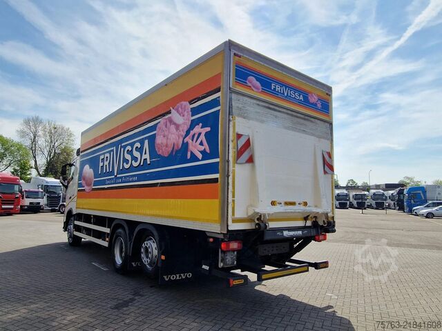Suitcase Volvo FH 13.420 6x2 - Box - Loadlift - Manual gearbox...