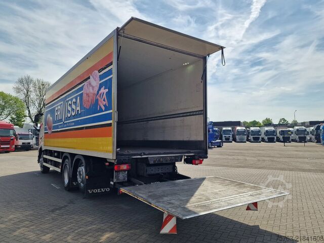 Suitcase Volvo FH 13.420 6x2 - Box - Loadlift - Manual gearbox...