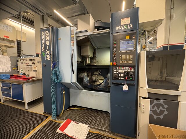 Universal machining center MATSUURA NX-520