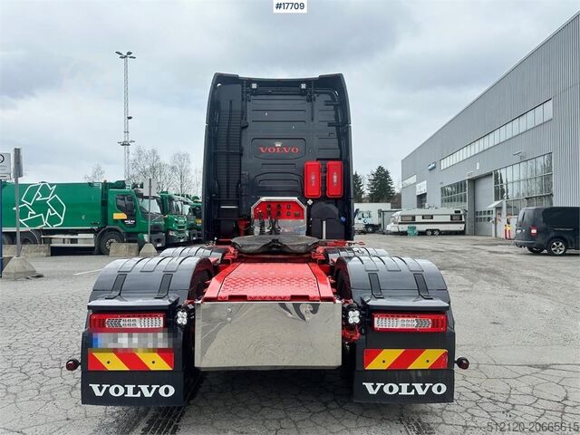 Standard tractor Volvo FH500 6x2 Truck.