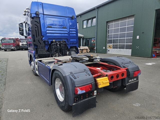 Standard tractor unit MAN TGX 18.520 Retarder