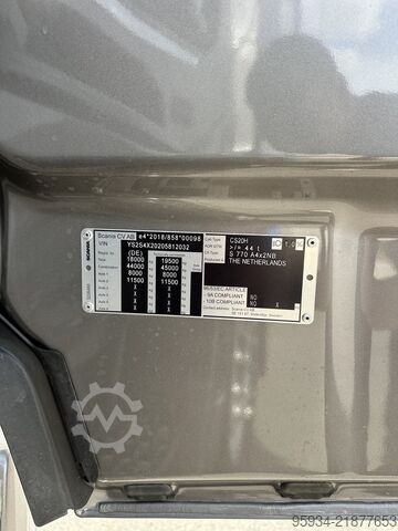 Standard tractor unit SCANIA 770S FULL PNEUMATIC