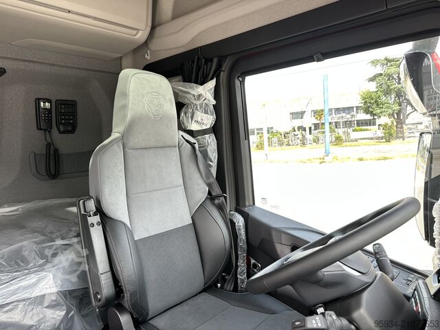 Standard tractor unit SCANIA 770S FULL PNEUMATIC