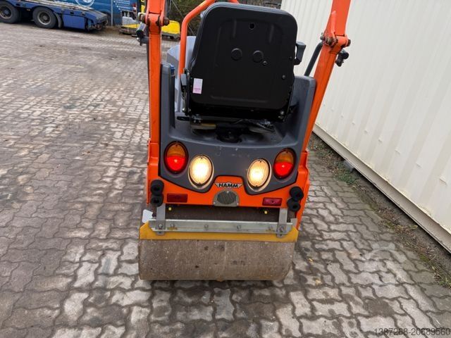 Walzenzug HAMM HD8VV / 2016 BJ / 760 H / 1.580 KG