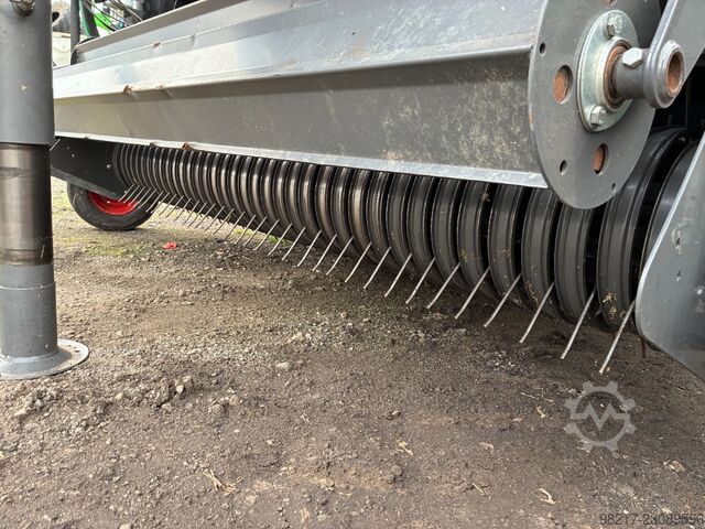 CLAAS Quadrant 5200 FC CLAAS Quadrant 5200 FC