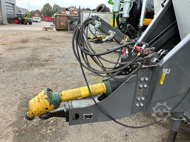 CLAAS Quadrant 5200 FC CLAAS Quadrant 5200 FC