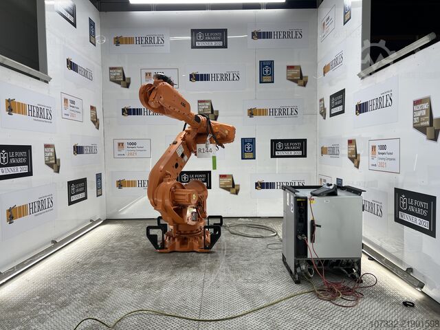 Industrial robot ABB IRB 6700-300/2.70