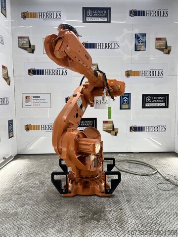 Industrial robot ABB IRB 6700-300/2.70