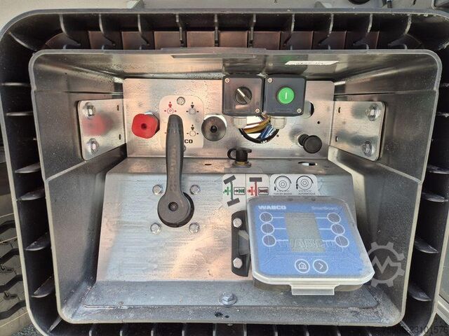 Flatbed semitrailers Lecitrailer PLATEAU TWISTLOCKS EXTENSIBLE