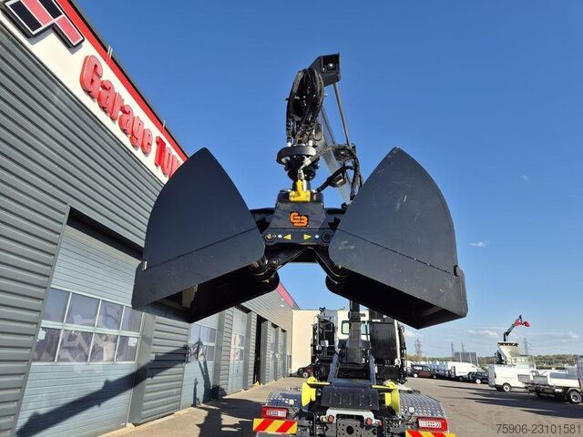 Tipper truck Renault K520 AMPLIROLL + GRUE / VOITH