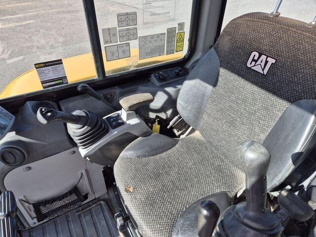 Mini excavators Caterpillar 305E2
