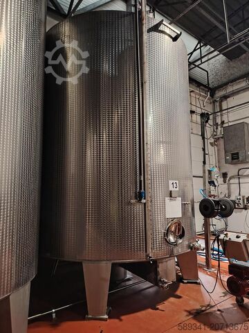 Edelstahltank 310 HL – zylindrisch auf Füßen – mit geprägter Oberfläche.