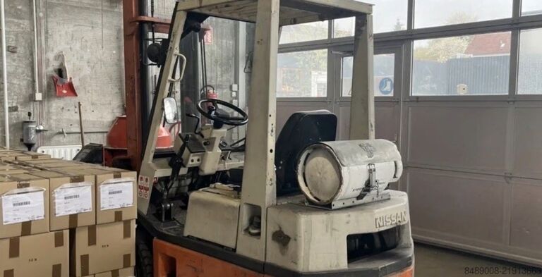 Gas forklift / LPG front forklift / four-wheel forklift Nissan Nissan H01A15