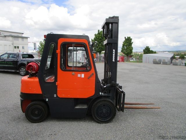 Front loader forklift DOOSAN G30G *Seitenschieber+Hubkraft ine+Gas*