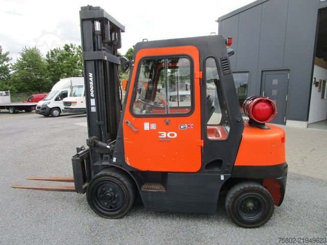 Front loader forklift DOOSAN G30G *Seitenschieber+Hubkraft ine+Gas*