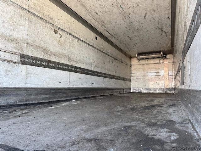 Refrigerated truck MERCEDES-BENZ ANTOS 2536 KÜHLKOFFER / LBW / CARRIER / 9,00M /