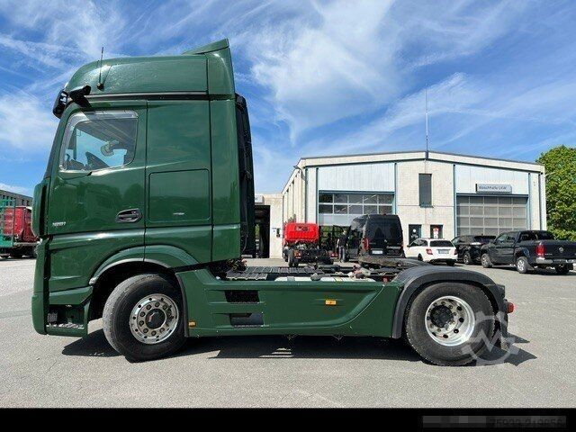 Standard tractor unit MERCEDES-BENZ Actros 1851 LS HAD 4x4 Retarder+Xenon+Hydraulik