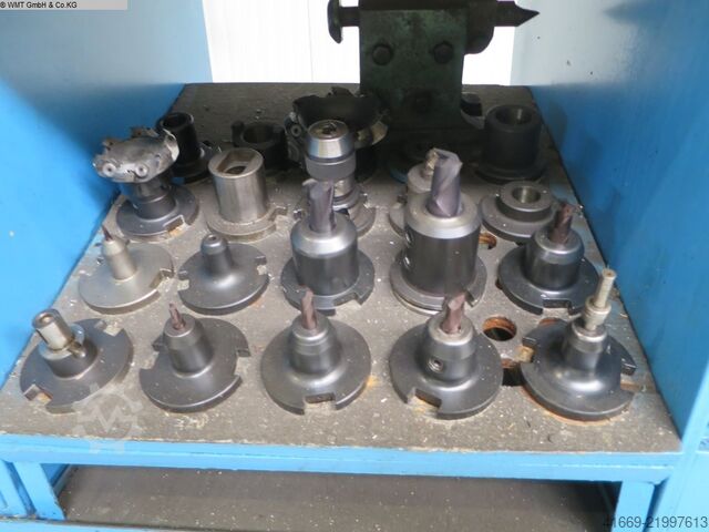 Tool Room Milling Machine - Universal ACCUTEC 2500 U