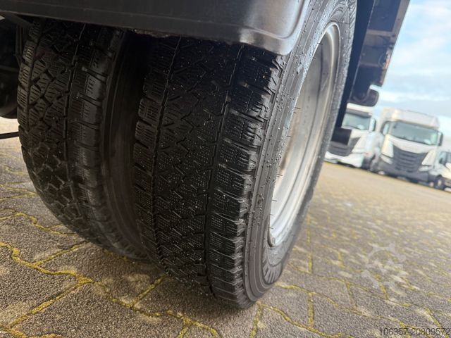 Transporter mit Koffer IVECO Daily 35C16 Koffer Ladebordwand 500kg