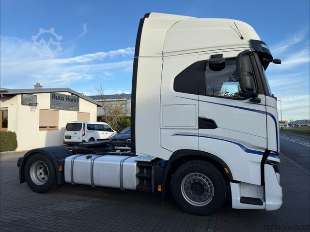 Standard SZM IVECO S-Way 480/Intarder/2xTank/Navi/Spoiler
