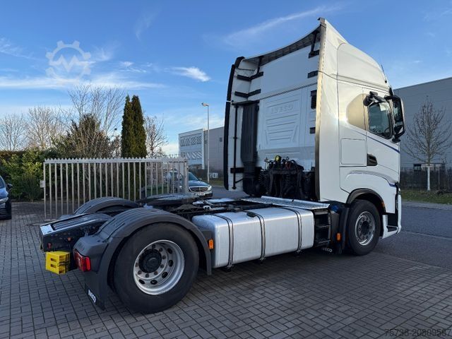 Standard SZM IVECO S-Way 480/Intarder/2xTank/Navi/Spoiler