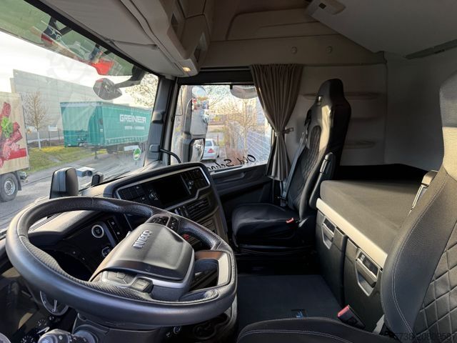 Standard SZM IVECO S-Way 480/Intarder/2xTank/Navi/Spoiler