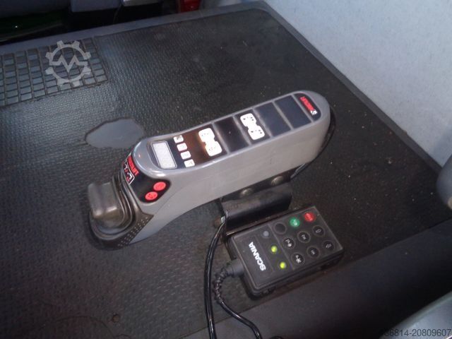 Abrollkipper SCANIA G420 8x2 Hiab Abroller Retarder Klima