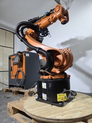 Industrial robot KUKA R1610 KRC4