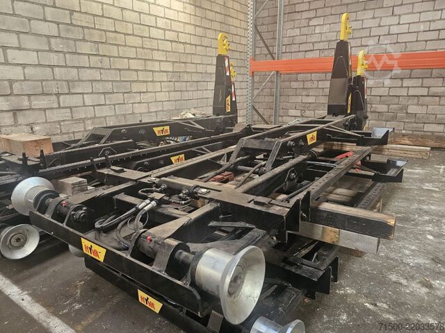 Titan city hooklift device Hyva 03-28-K-DIN-BF