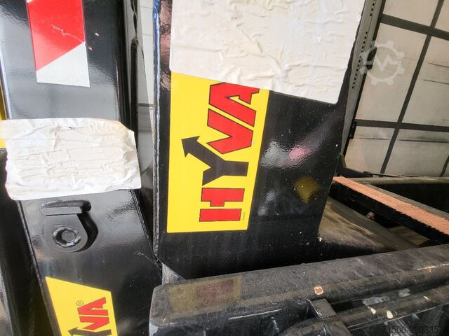 Titan city hooklift device Hyva 03-28-K-DIN-BF