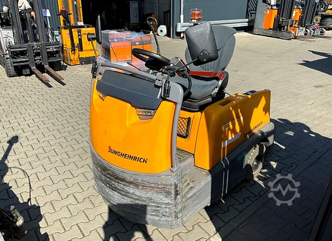 Schlepper Jungheinreich EZS 580