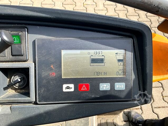 Schlepper Jungheinreich EZS 580