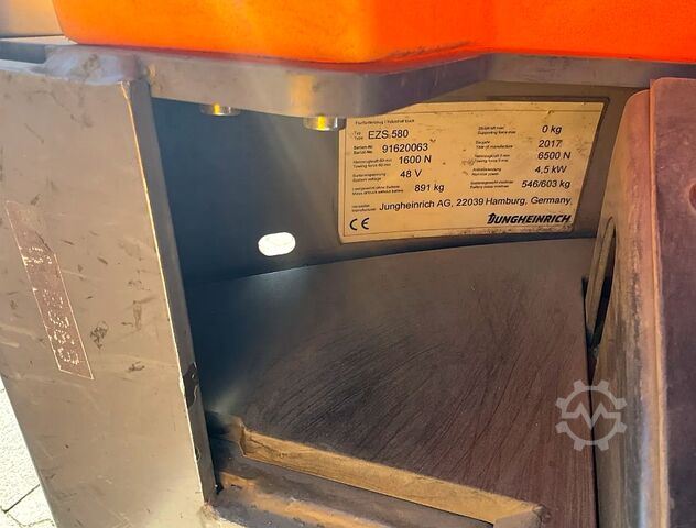 Schlepper Jungheinreich EZS 580