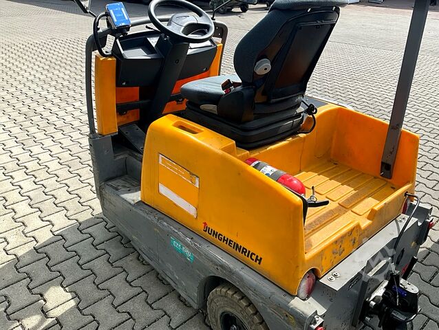 Schlepper Jungheinreich EZS 580