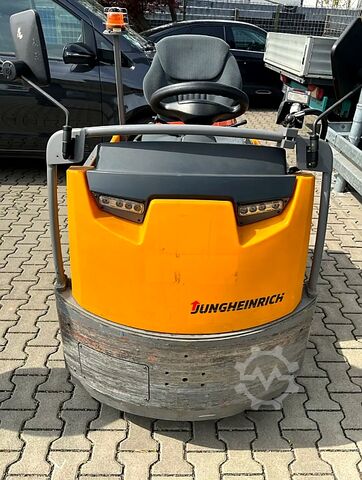 Schlepper Jungheinreich EZS 580