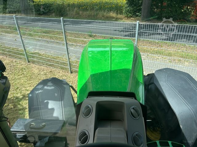 John Deere TRAKTOR 7R330 John Deere TRAKTOR 7R330