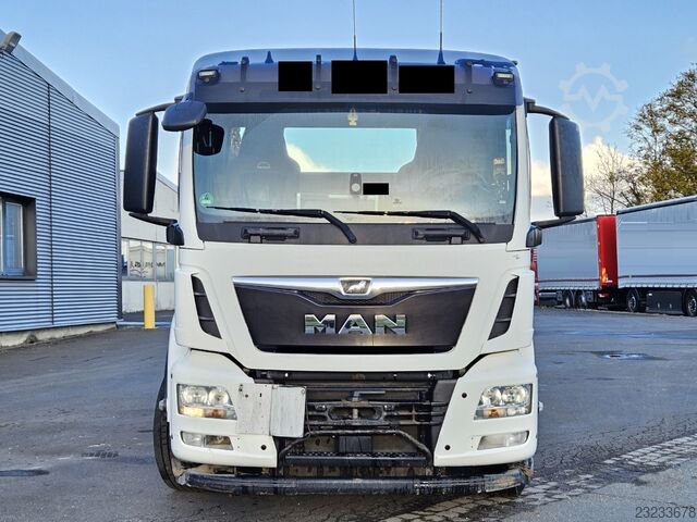 Skip truck MAN TGS 26.420 6x2 BL Vorlauflenkachse