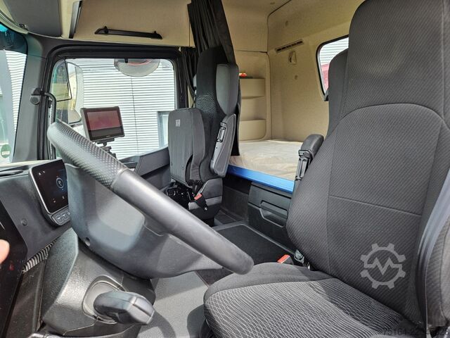Three-sided tipper truck Mercedes-Benz Arocs 2658 LK 6x4 Bordmatik