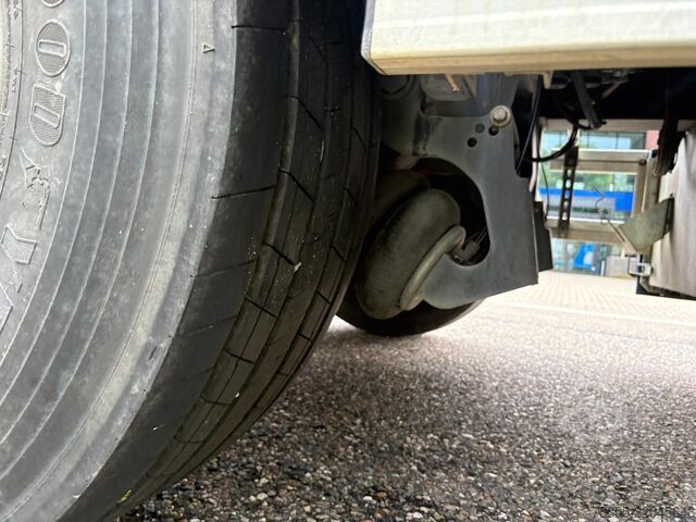 Flatbed Emtech NP3 Platform / Liftaxle / 2x Steering Axle / SA...
