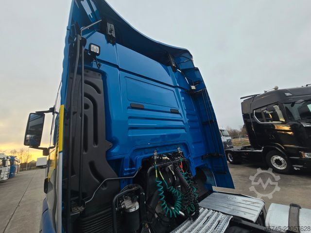 Standard tractor unit MAN TGX 18.510 *2X VORHANDEN*ACC*2X TANK * RETARDER