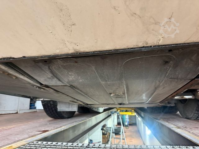 Motor coach NEOPLAN Starliner C  P 11 II P 11  371 KW