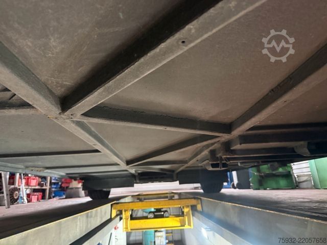 Motor coach NEOPLAN Starliner C  P 11 II P 11  371 KW